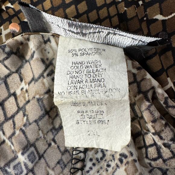 Brittany Black 2X-Large Top Snake Print Short Sleeve V-Neck Stretch Shark Bite - Picture 7 of 7